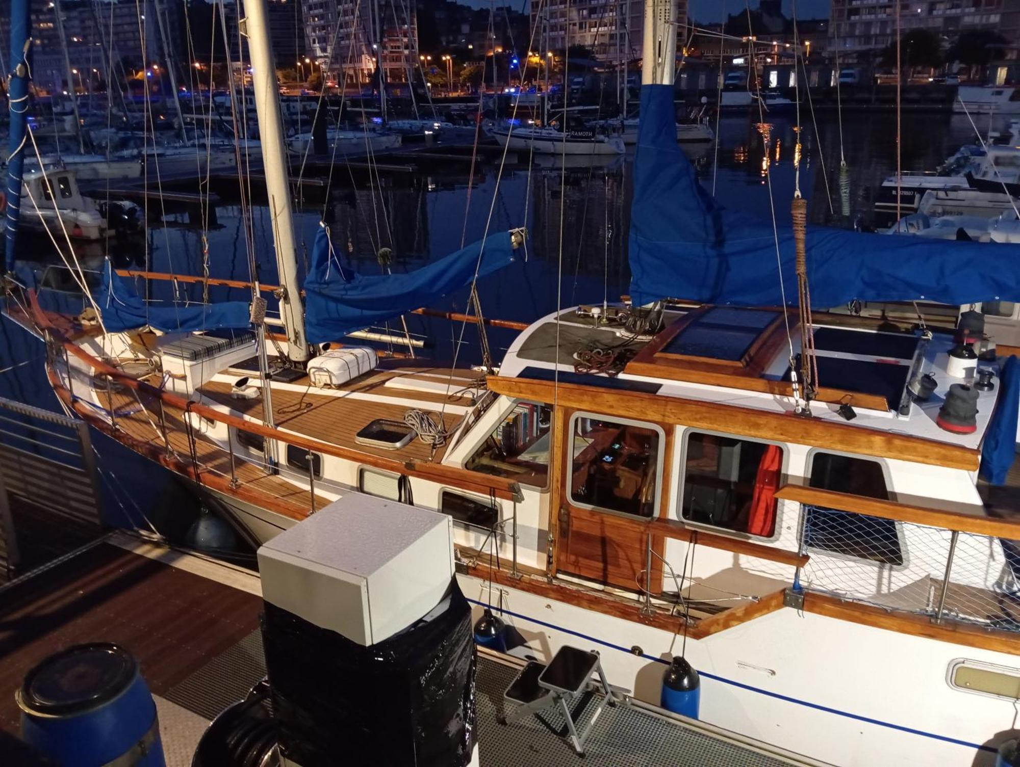 Miraflores Hotel en barco